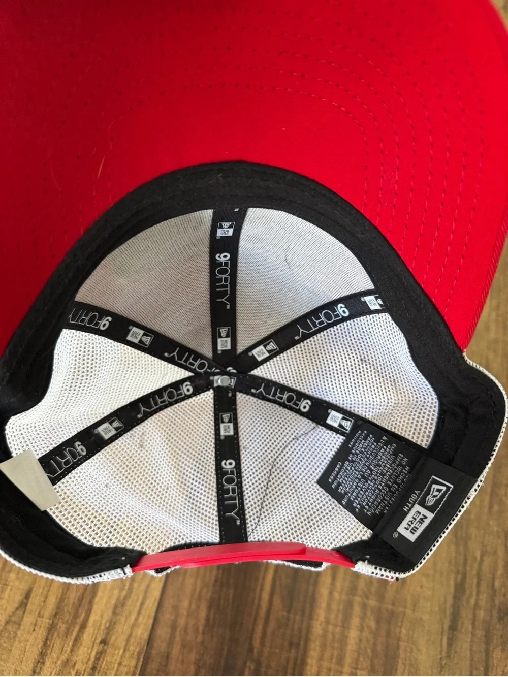 New Era University of Utah - UTES- 9FORTY Adjustable Mesh-Back Cap